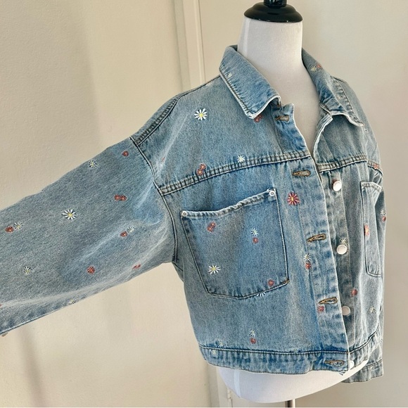C&C California Blue Oversized  Jean Jacket Dainty Floral Embroidery 100% COTTON - Picture 7 of 7